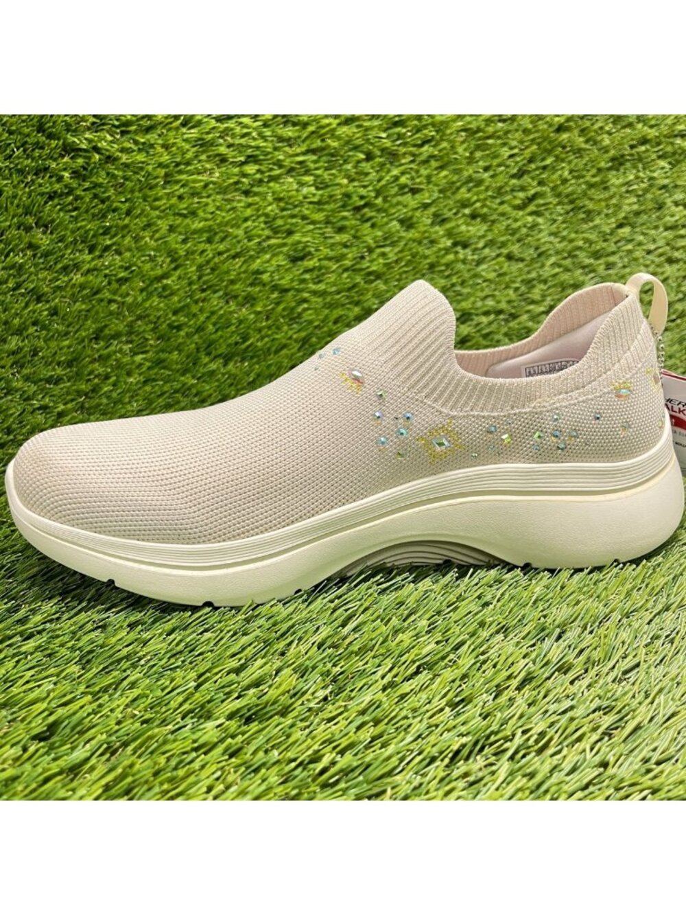 Skechers Go Walk Arch Fit 2.0-Ayla Womens Size 8.5 Beige Running Shoes Sneakers - Picture 2 of 9